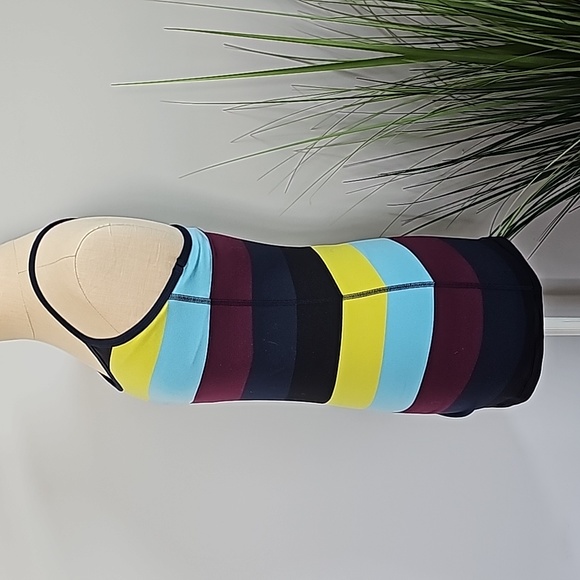 Lululemon Power Y Tank - Picture 4 of 4